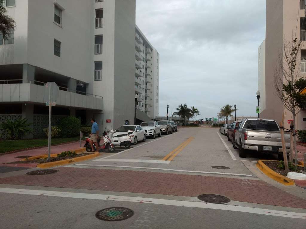Villa Acapulco Miami Vacation Rentals | 16466 NE 31st Ave, North Miami Beach, FL 33160, USA | Phone: (786) 657-5778