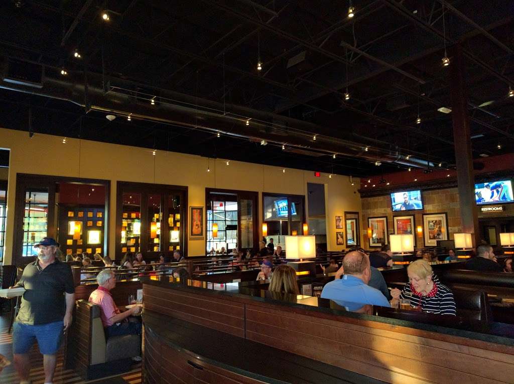 BJs Restaurant & Brewhouse | 8761 Vineland Ave, Orlando, FL 32821 | Phone: (407) 827-9105