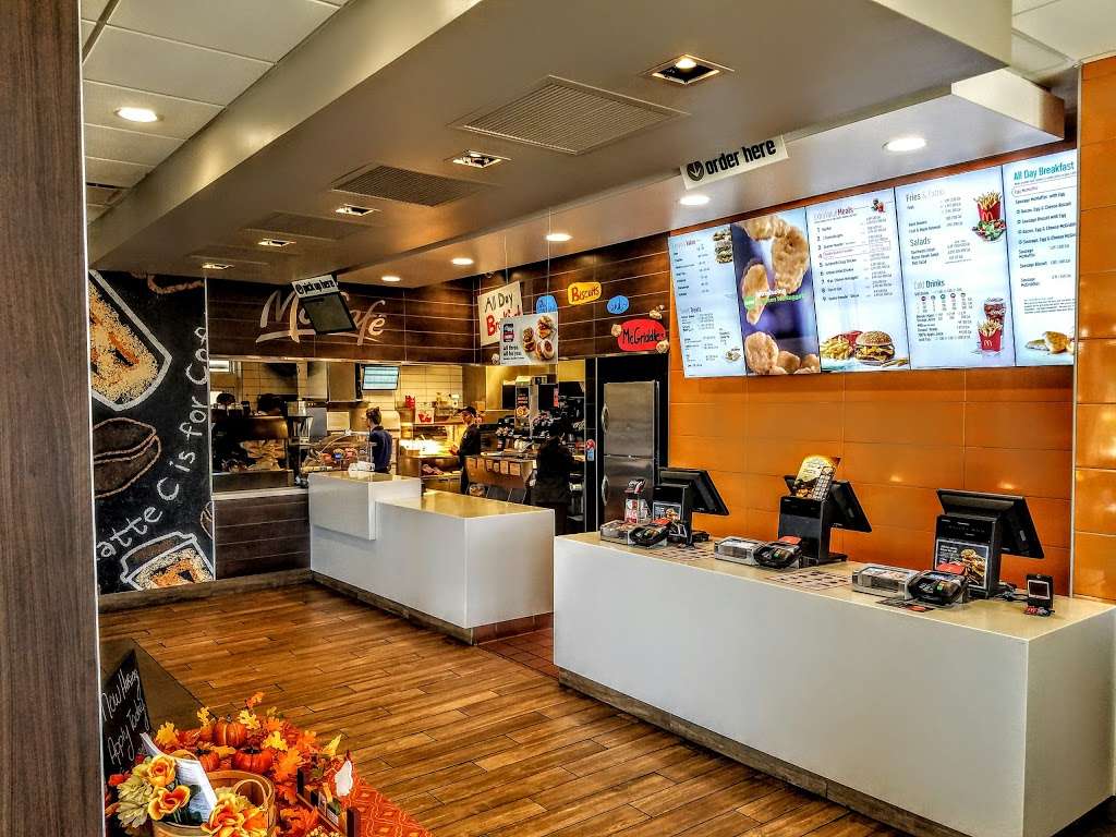 McDonalds | 3 W Veterans Pky, Yorkville, IL 60560 | Phone: (630) 553-9393