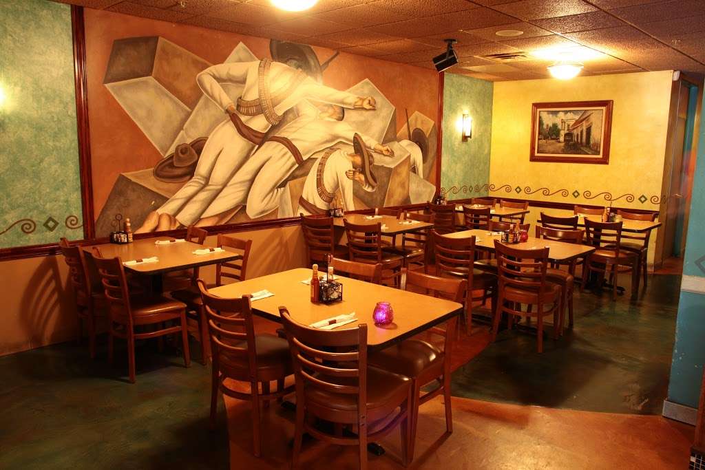 Laredos Restaurant | 9797 W Higgins Rd, Rosemont, IL 60018, USA | Phone: (847) 685-0673