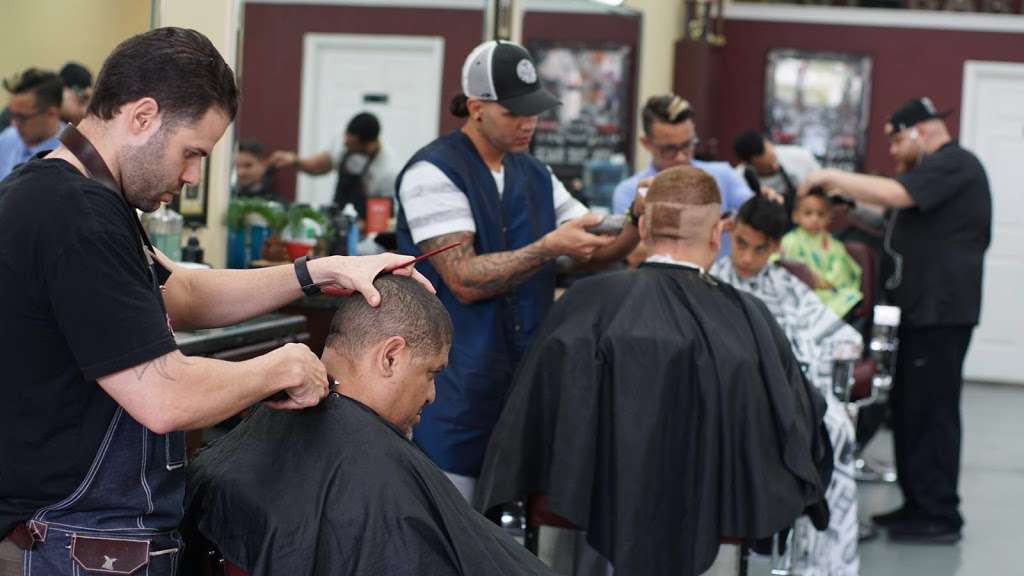 Classic stylez barbershop | 18600 NW 87th Ave #128, Hialeah, FL 33015, USA | Phone: (305) 627-3593