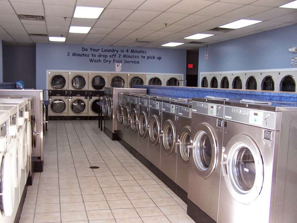 Schiller Park Super Laundry | 3922 25th Ave, Schiller Park, IL 60176, USA | Phone: (847) 233-9144