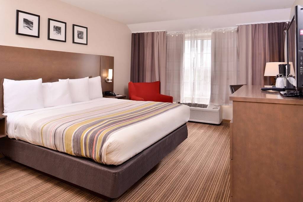 Country Inn & Suites by Radisson, Omaha Airport, IA | 2210 Abbott Dr, Carter Lake, IA 51510 | Phone: (712) 347-5600