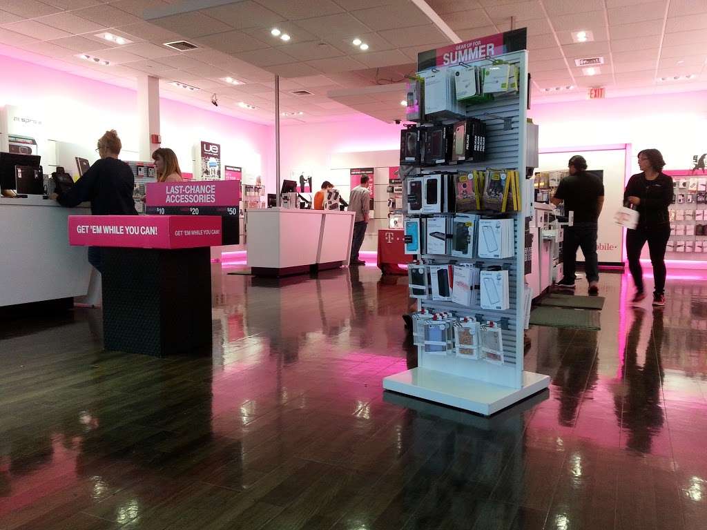 T-Mobile | 250 Granite Run Dr, Lancaster, PA 17601, USA | Phone: (717) 519-4140