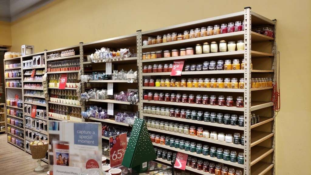 Yankee Candle | Wrentham Village Premium Outlets, 1 Premium, Outlet Blvd, Wrentham, MA 02093, USA | Phone: (508) 384-2942