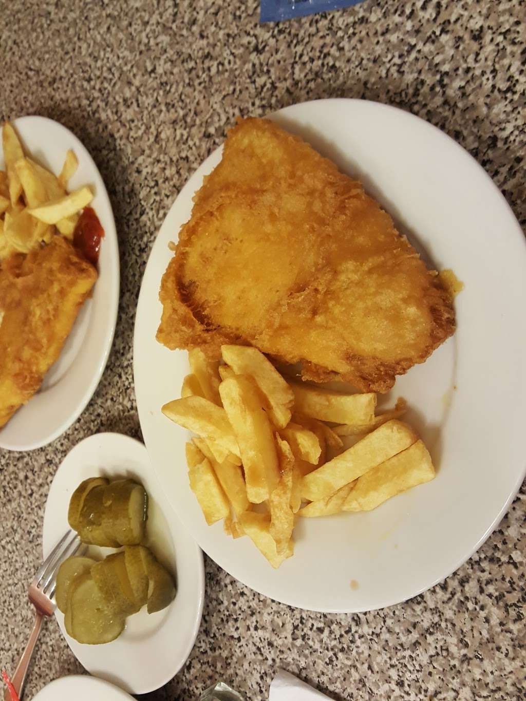 The Golden Fish | 767 Becontree Ave, Dagenham RM8 3HH, UK | Phone: 020 8592 6293