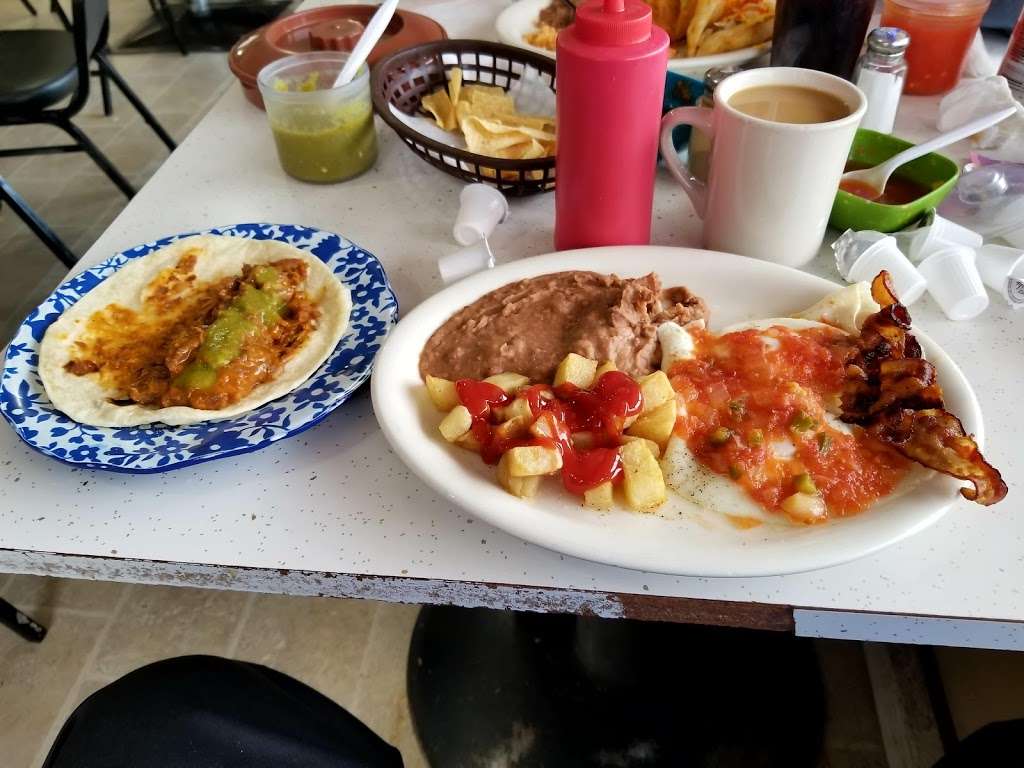 La Placita Mexican Cafe | 5403 W Commerce St, San Antonio, TX 78237, USA | Phone: (210) 433-6622