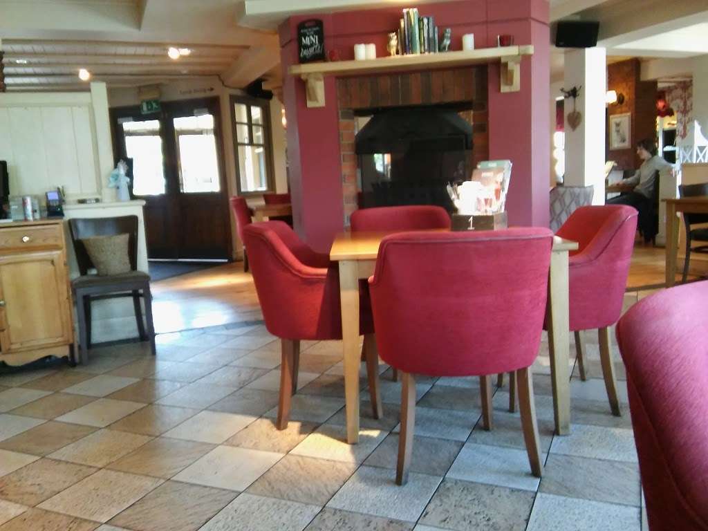 The Queens Head | Queens Head, 73 High St, Orpington BR6 6BQ, UK | Phone: 01689 853455