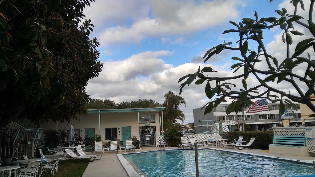 Malibu Resort Motel | 17001 Gulf Blvd, St. Petersburg, FL 33708, USA | Phone: (877) 350-0053