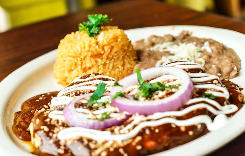 Maza Tex-Mex | 2040 W Northwest Hwy Ste 140, Dallas, TX 75220, USA | Phone: (469) 620-6490