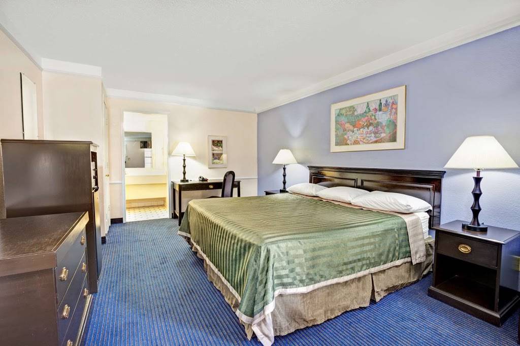 Travelodge by Wyndham North Richland Hills/Dallas/Ft Worth | 7920 Bedford Euless Rd, North Richland Hills, TX 76180, USA | Phone: (817) 369-8617