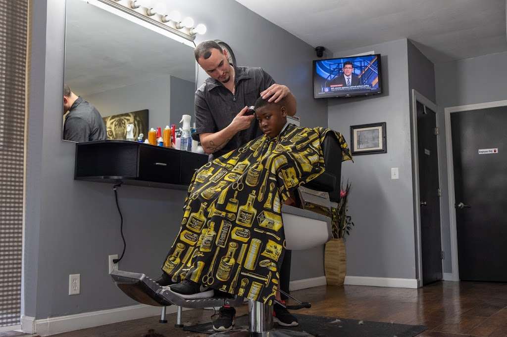 Maxs Barbershop | 35 Summer St, Maynard, MA 01754, USA | Phone: (978) 793-9738