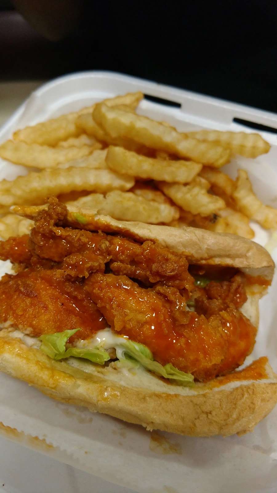 Dixies Fish & Chicken | 24 W D St, Newton, NC 28658 | Phone: (828) 994-4894