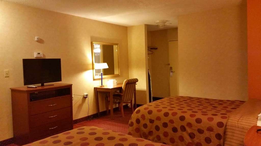 Americas Best Value Inn Foxboro | 105 Washington St, Foxborough, MA 02035, USA | Phone: (508) 543-4000