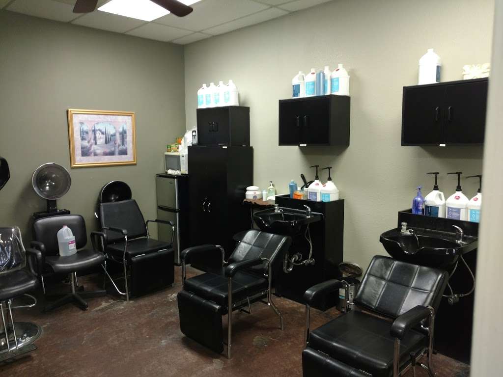 Efx Hair Studio | 19975 Soledad Canyon Rd, Canyon Country, CA 91351, USA | Phone: (661) 298-1600