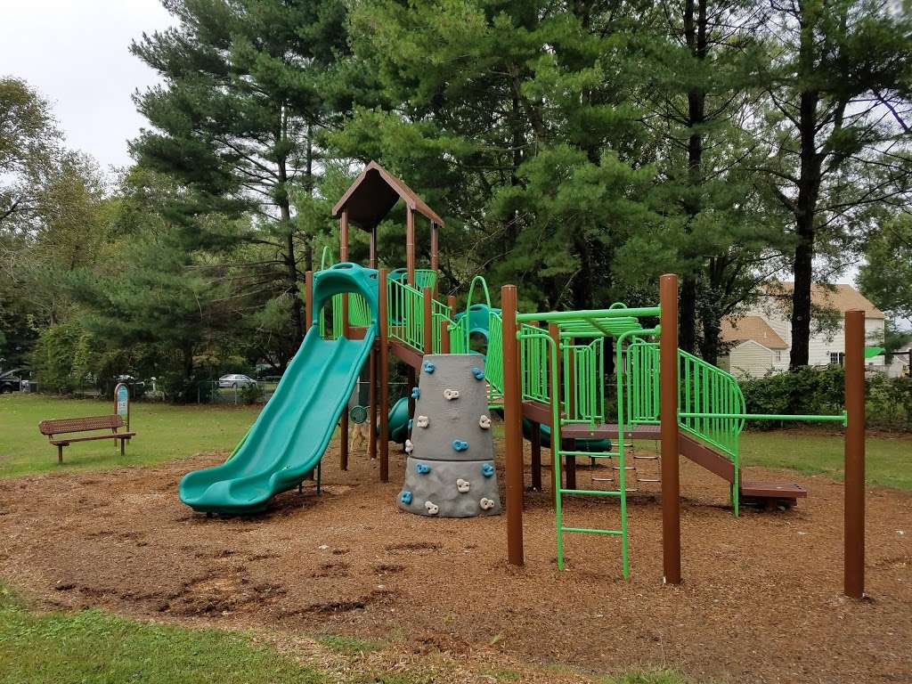 Crooked Oak Playground | 6665 Quercus Dr, Hebron, MD 21830, USA | Phone: (410) 548-4900