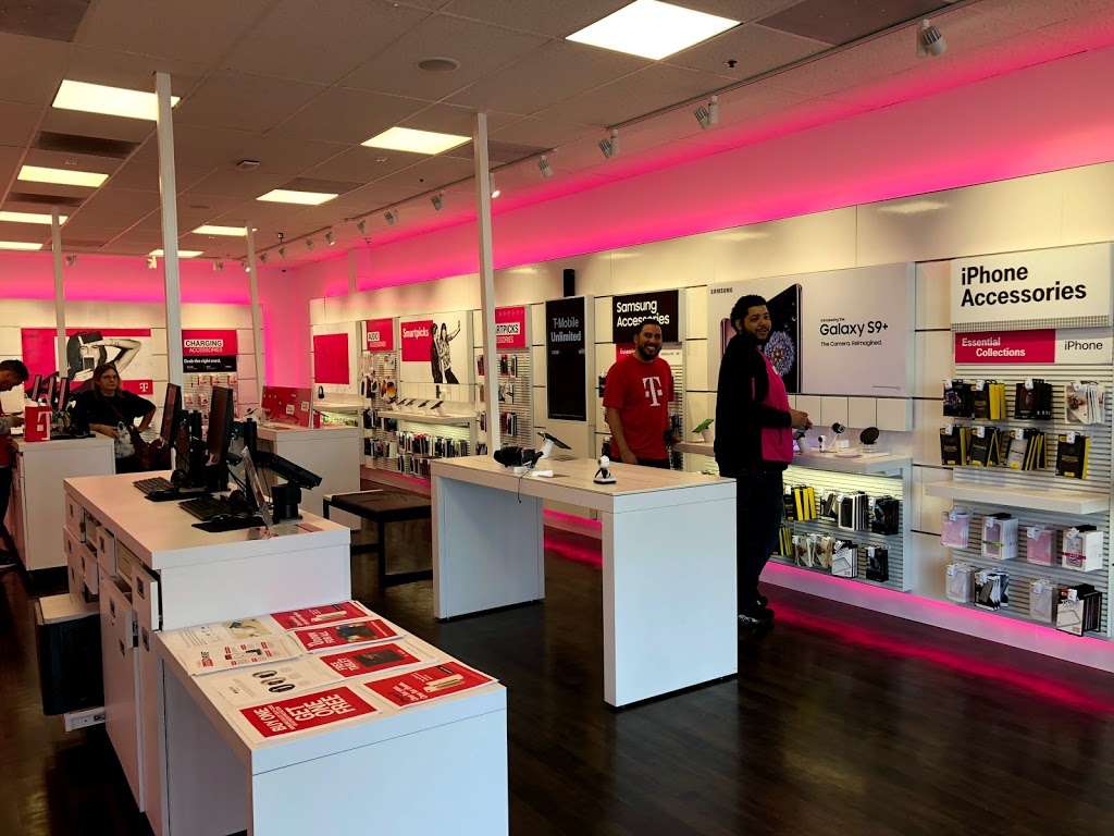 T-Mobile | 461 College Blvd Ste 03, Oceanside, CA 92057, USA | Phone: (760) 407-8520