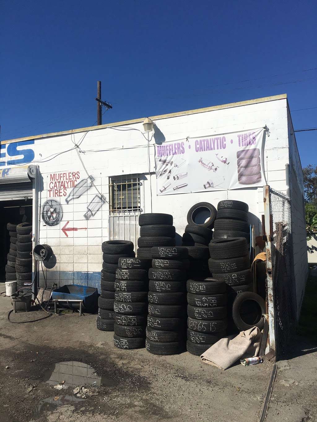 Palacios Auto Repair & Mufflers | 7601 S Figueroa St, Los Angeles, CA 90003, USA | Phone: (323) 541-4492