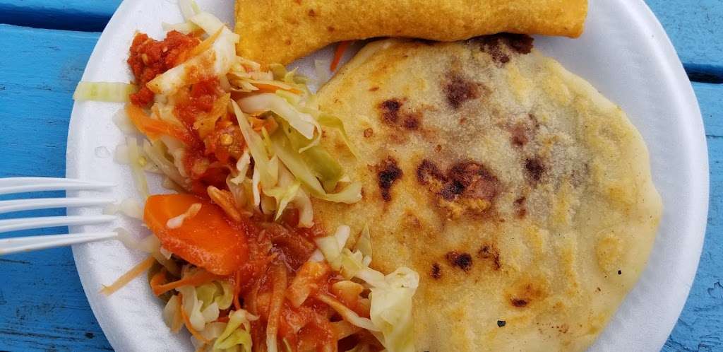 Toñas Pupusas | 5700 S Archer Rd, Summit, IL 60501, USA | Phone: (708) 967-6154