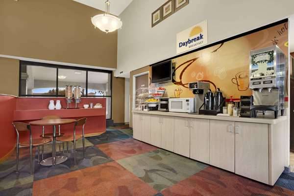 Days Inn by Wyndham Buena Park | 7121 Beach Blvd, Buena Park, CA 90620 | Phone: (714) 735-7177