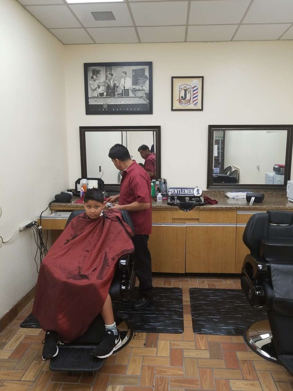 Js Barbershop | 5821 Dennis McCarthy Dr, Lebec, CA 93243, USA | Phone: (661) 912-3093