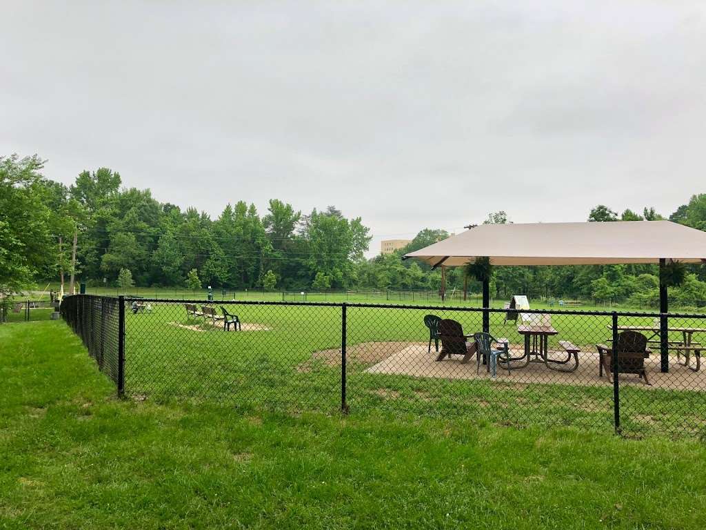 Westgrove Dog Park | 6801 Fort Hunt Rd, Alexandria, VA 22307, USA