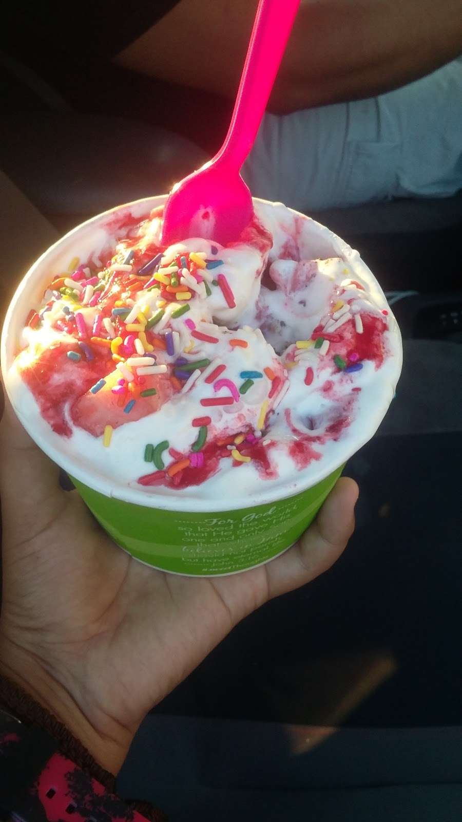 sweetFrog Premium Frozen Yogurt | 15 S Gateway Dr, Fredericksburg, VA 22406, USA | Phone: (540) 479-1188