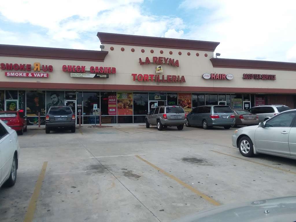 Tortilleria La Reyna #4 | 105 E Edgebrook Dr, Houston, TX 77034, USA | Phone: (713) 944-1222