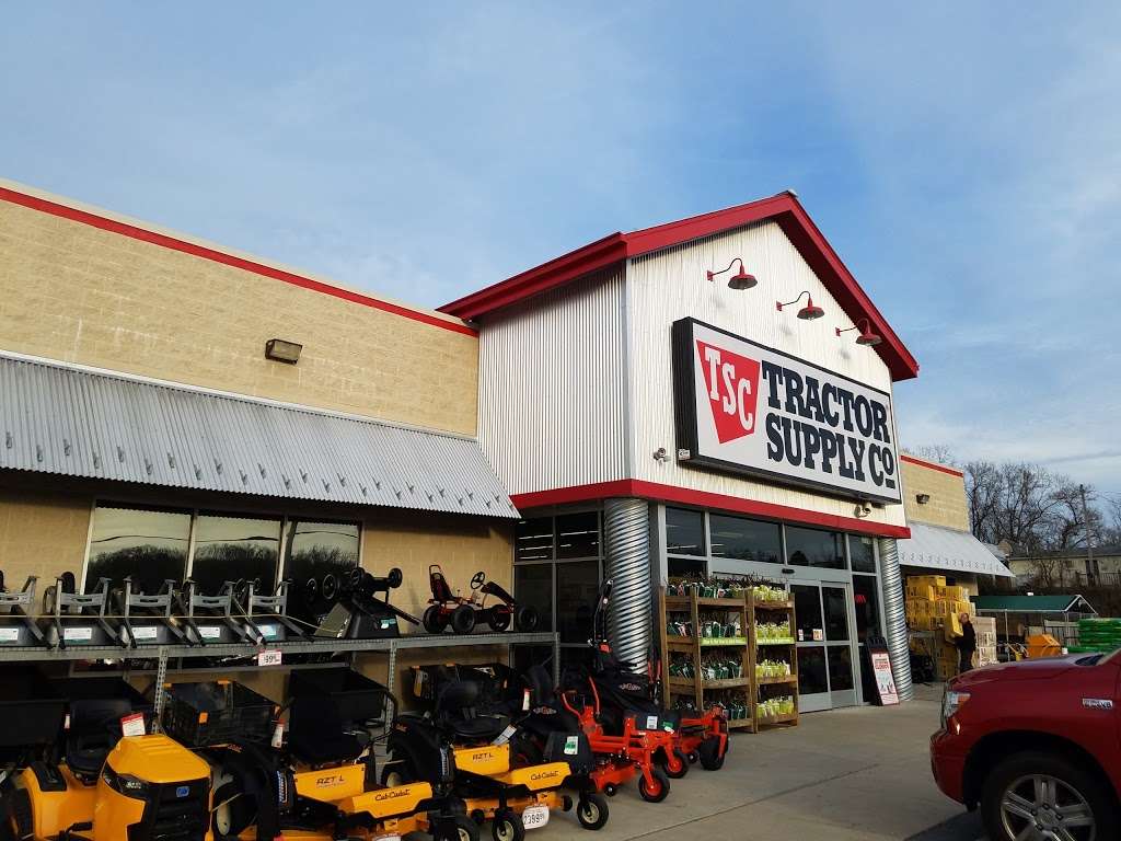 Tractor Supply Co. | 23788 Mervell Dean Rd, Hollywood, MD 20636, USA | Phone: (301) 373-5261