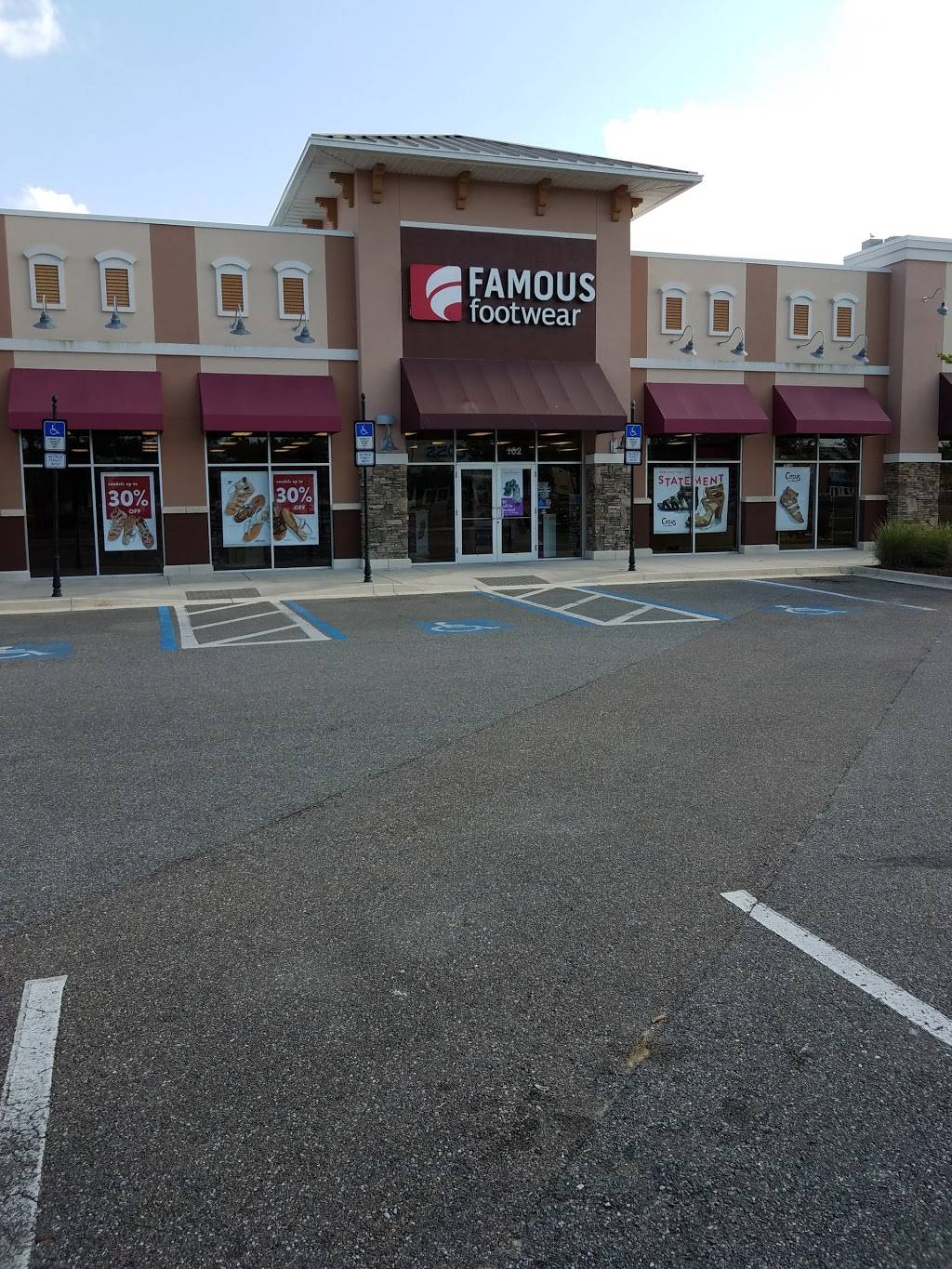 Famous Footwear | OAKLEAF TOWN CENTER, 8181 Merchants Gate Dr #102, Jacksonville, FL 32222, USA | Phone: (904) 380-5812