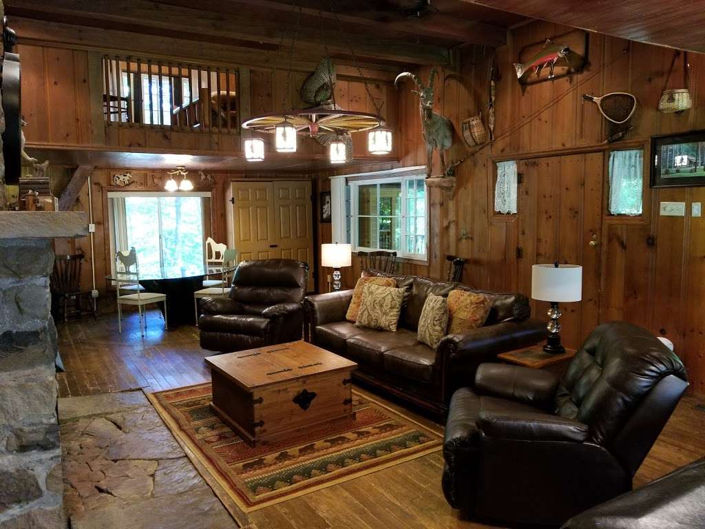 Boulders Lodge Vacation Home | 461 E Fruitdale Rd, Morgantown, IN 46160 | Phone: (317) 508-2628