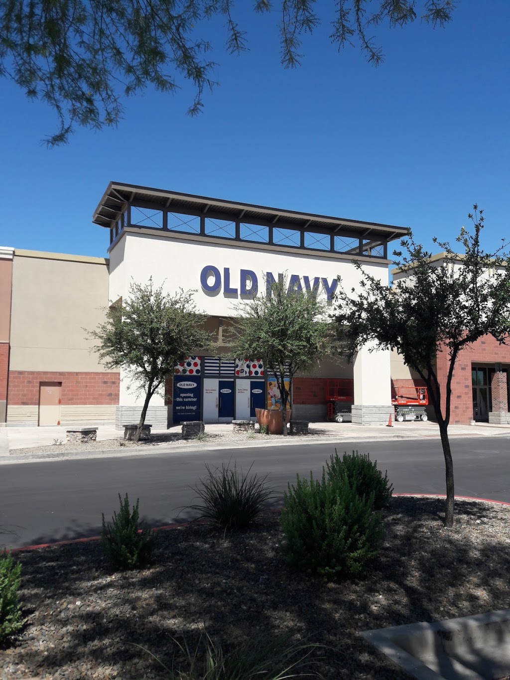 Old Navy - with Curbside Pickup | 21398 S Ellsworth Loop Rd Suite 101, Queen Creek, AZ 85142, USA | Phone: (480) 888-8858