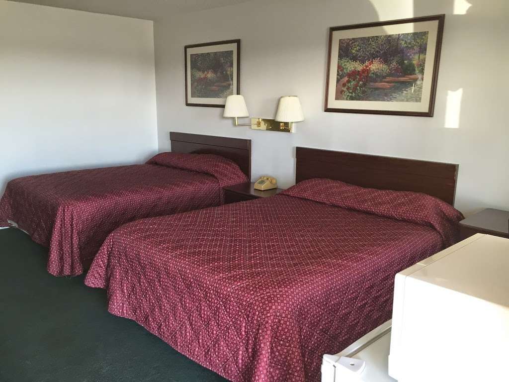 Slumber Inn Motel | 21400 E 275th St, Harrisonville, MO 64701 | Phone: (816) 884-3100