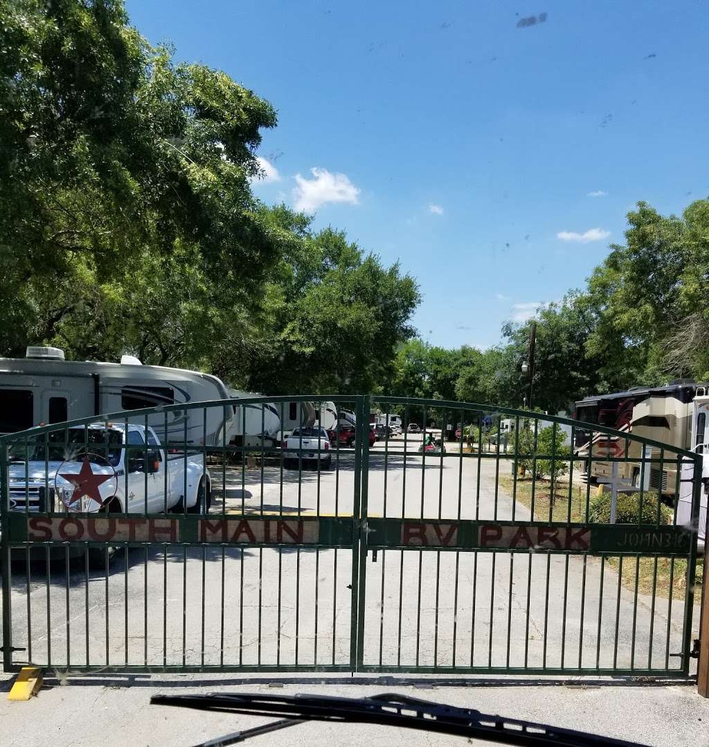 South Main RV Park | 10100 S Main St, Houston, TX 77025, USA | Phone: (800) 626-7275