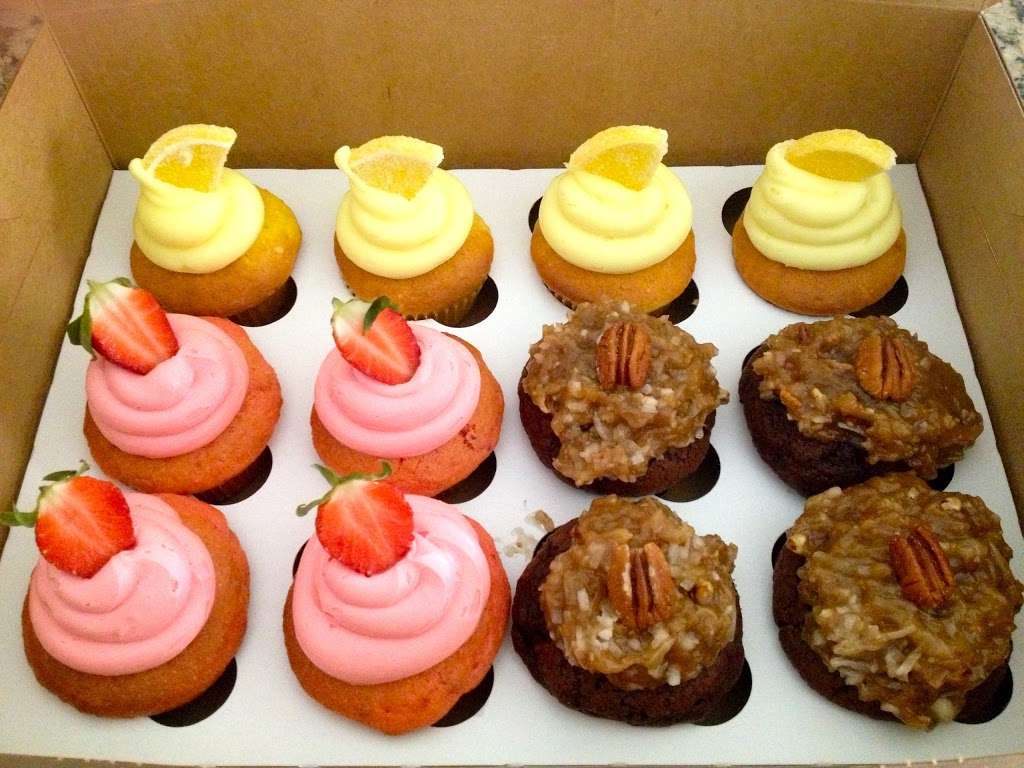 Sweet Joy Cupcakes | 2109 Southlake Mall, Merrillville, IN 46410, USA | Phone: (219) 440-2253