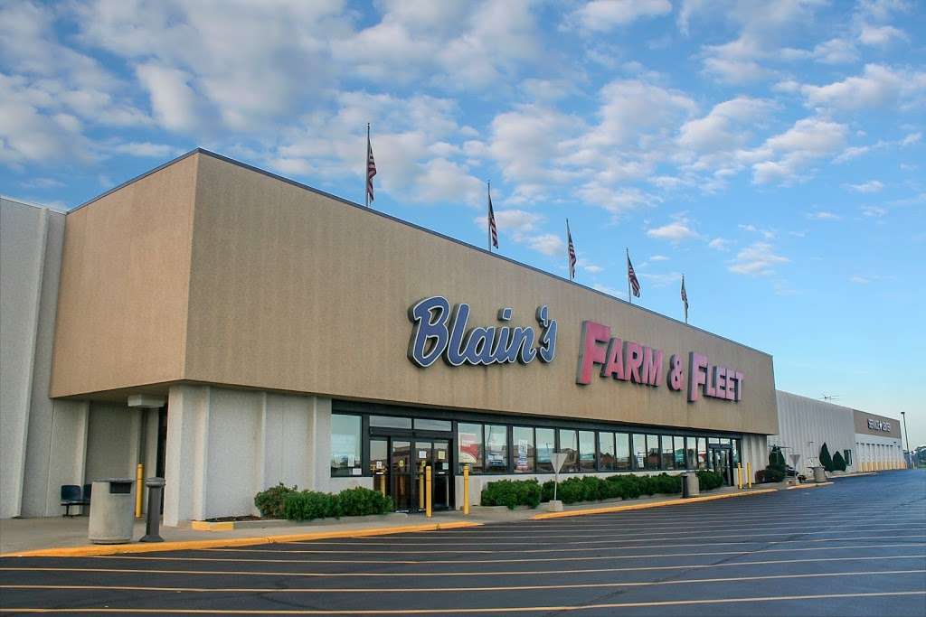 Blains Farm & Fleet | 11501 US-14, Woodstock, IL 60098, USA | Phone: (815) 338-2549