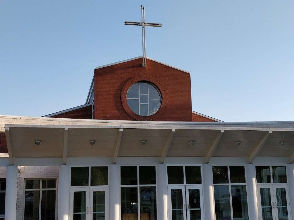 St Irenes Catholic Church | 28w441 Warrenville Rd, Warrenville, IL 60555, USA | Phone: (630) 393-2400