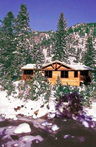 The Evergreens On Fall River Cabins | 1500 Fish Hatchery Rd, Estes Park, CO 80517, USA | Phone: (970) 577-9786