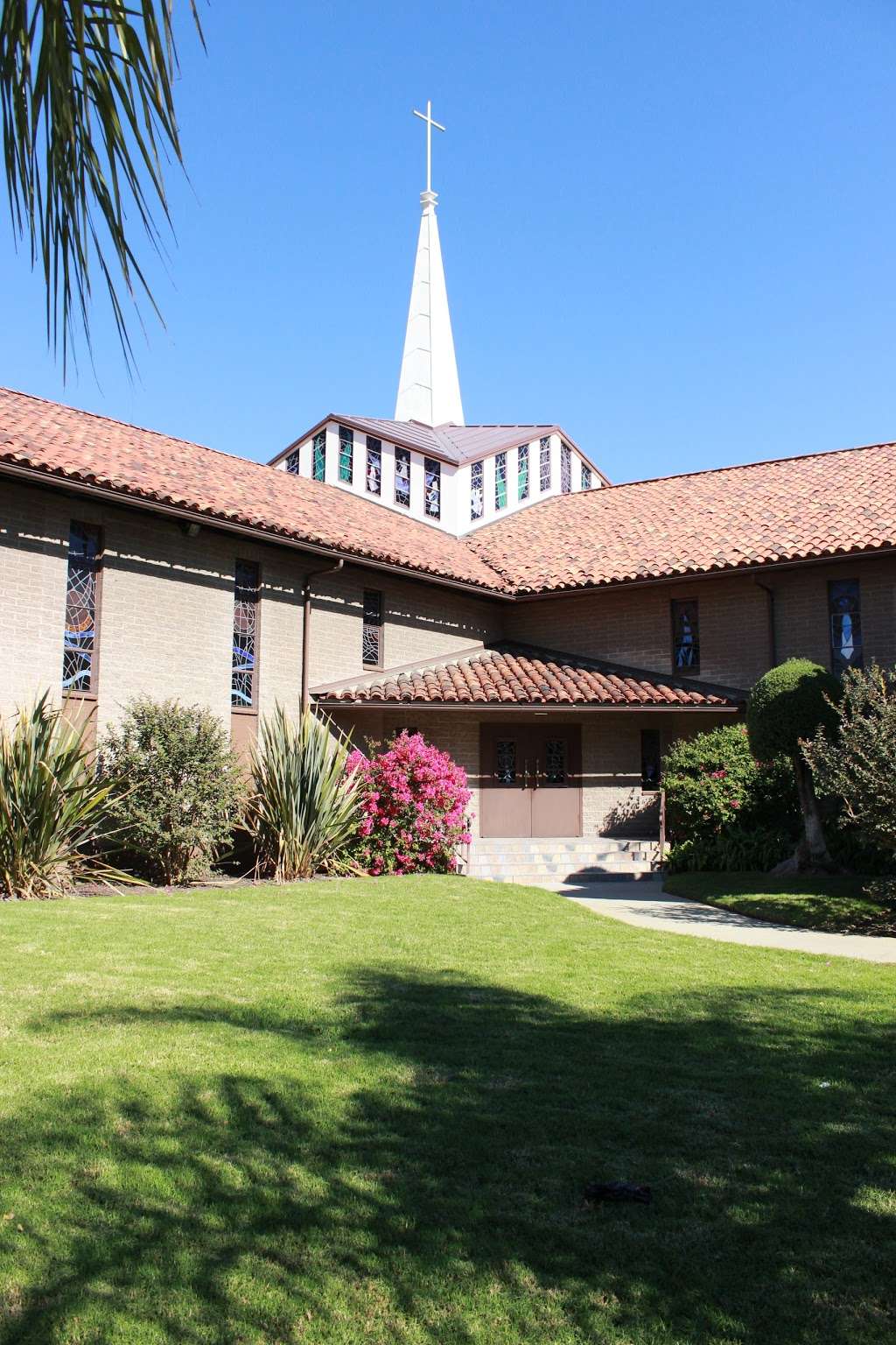 Our Lady of the Miraculous Medal Catholic Church | 820 N Garfield Ave, Montebello, CA 90640, USA | Phone: (323) 725-7578