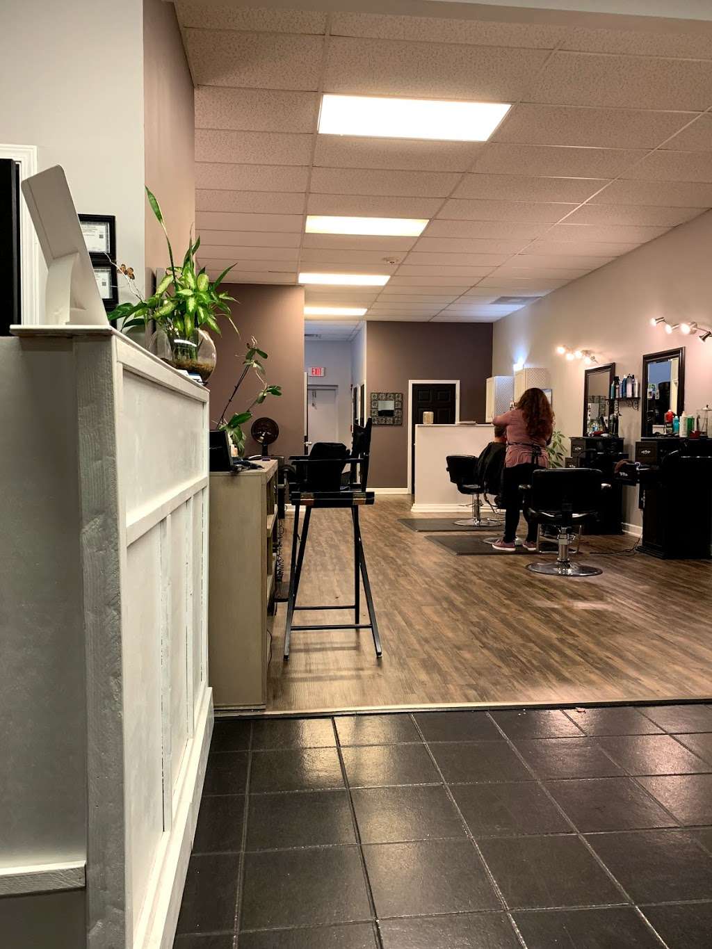 J. Dean Salon | 23836 W 135th St #109, Plainfield, IL 60544 | Phone: (815) 782-7692