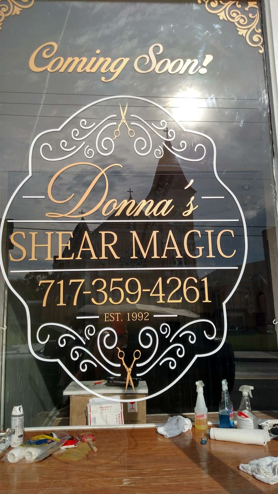 Donnas Shear Magic | 30 S Queen St, Littlestown, PA 17340, USA | Phone: (717) 359-4261