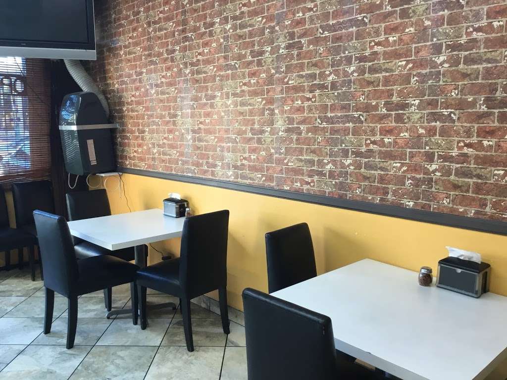 Lenzinis Pizza | 5044 Lankershim Blvd, North Hollywood, CA 91601, USA | Phone: (818) 506-0200