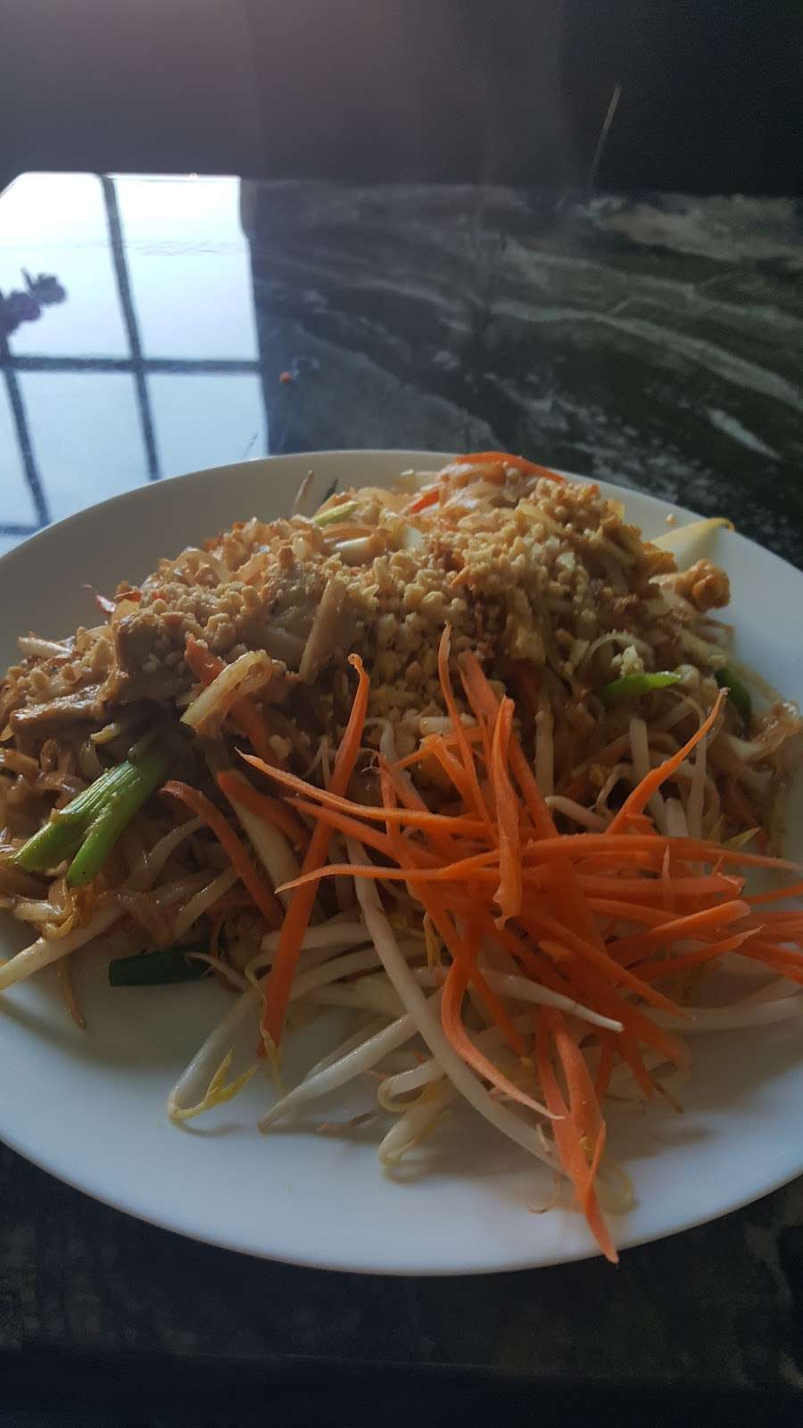 Whoopi Thai cuisine | 2449 Black Rock Turnpike, Fairfield, CT 06825, USA | Phone: (203) 429-4956
