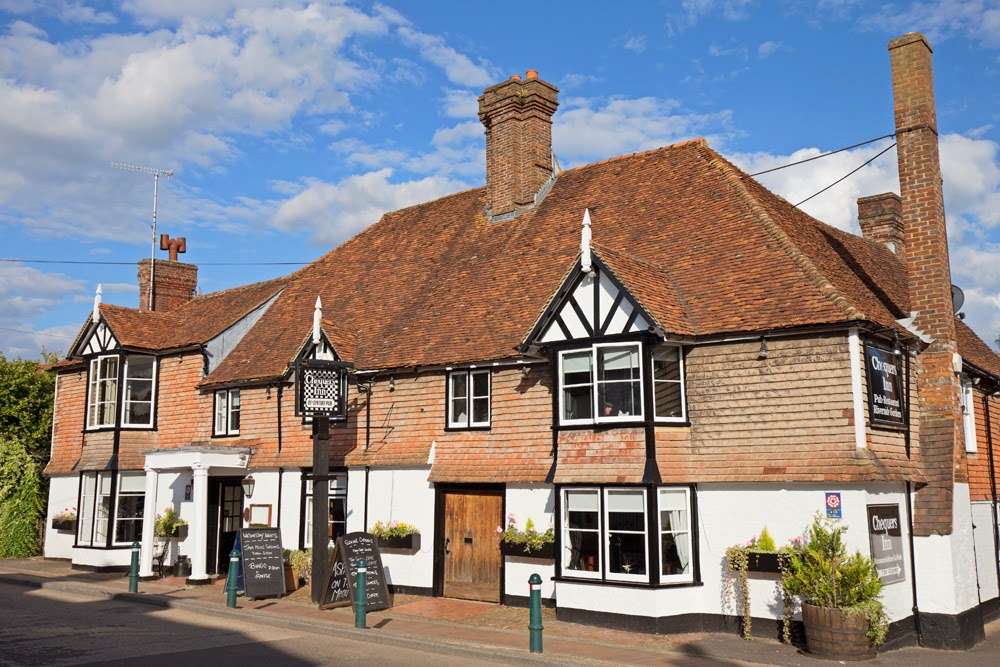 Chequers | The Broadway, Lamberhurst, Tunbridge Wells TN3 8DB, UK | Phone: 01892 890260