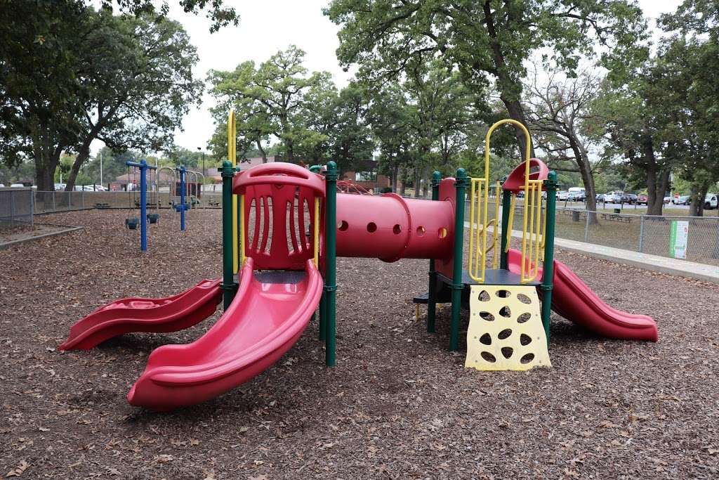 Harts Woods Park - Round Lake Area Park District | 814 Hart Rd, Round Lake, IL 60073, USA | Phone: (847) 546-8558