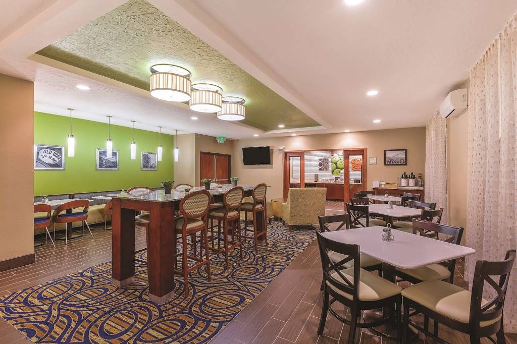 La Quinta Inn & Suites by Wyndham Boise Airport | 2613 S Vista Ave, Boise, ID 83705 | Phone: (208) 388-0800