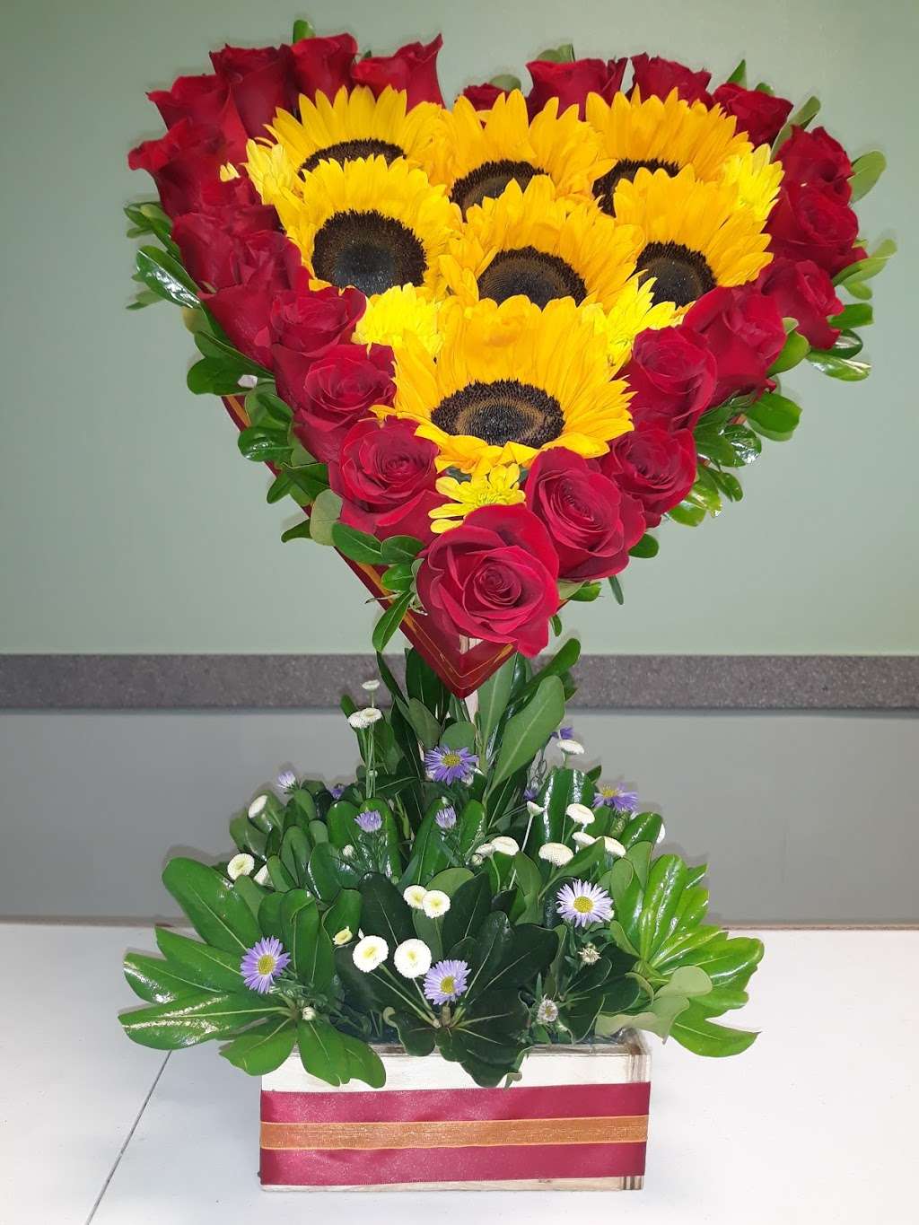 DANEIRYS FLOWERS | 10229 Rosecrans Ave, Bellflower, CA 90706 | Phone: (562) 281-9687