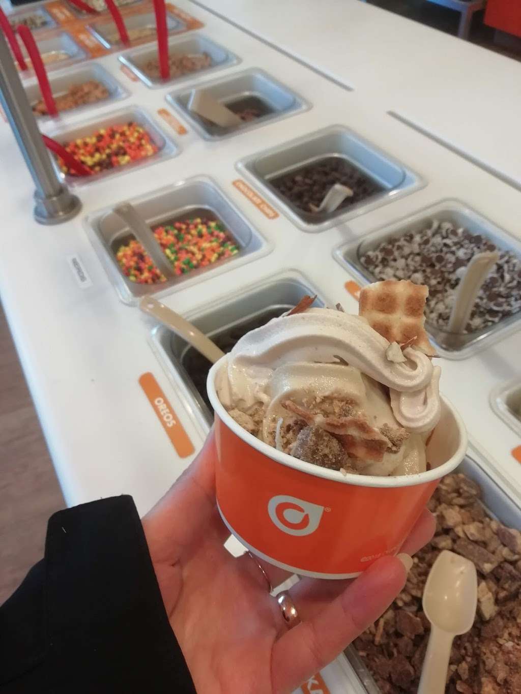 Orange Leaf Frozen Yogurt | 321 School St, Mansfield, MA 02048 | Phone: (508) 339-9020