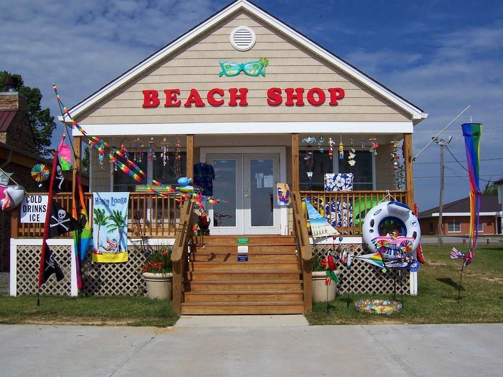 Everythings Beachy "Beach Shop" | 209 Taylor St, Colonial Beach, VA 22443, USA | Phone: (804) 224-7192