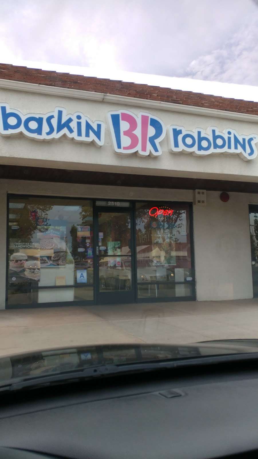 Baskin-Robbins | 2510 S Grove Ave, Ontario, CA 91761, USA | Phone: (909) 930-5222